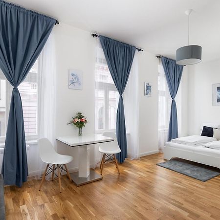 Stay2Gether Blue Vibe Studio - Metro Florenc Prague Ngoại thất bức ảnh